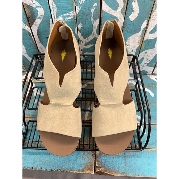 VOLATILE Women's Gainsbourg Wedge Sandal Size 11 Tan Suede MSRP 89.99 - Picture 3 of 11